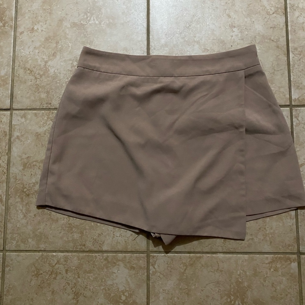 Gently Used Forever 21 Tan Skort